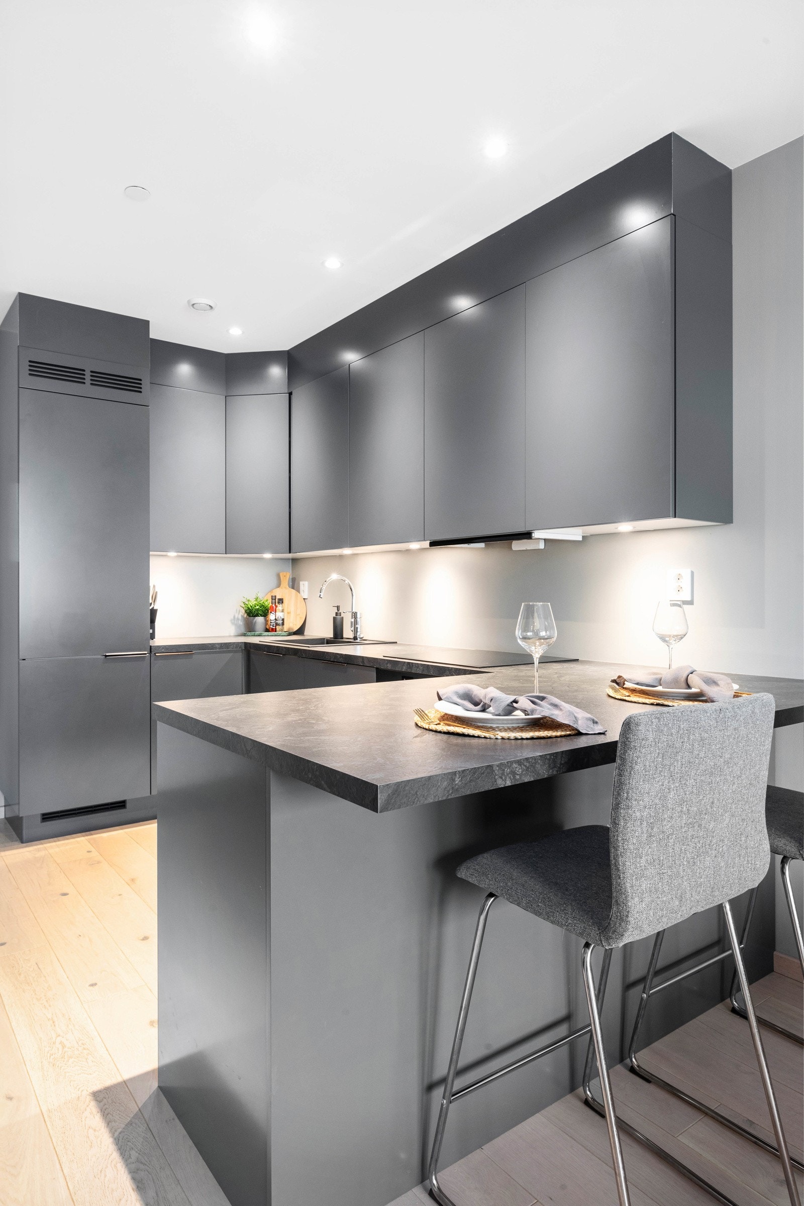 Praktisk utstikker med plass til bar stoler Galleribilde