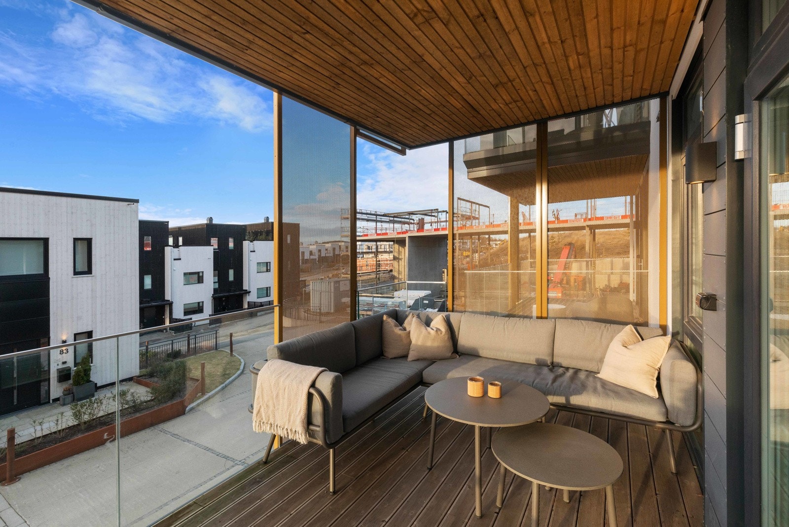 Solrik balkong Galleribilde