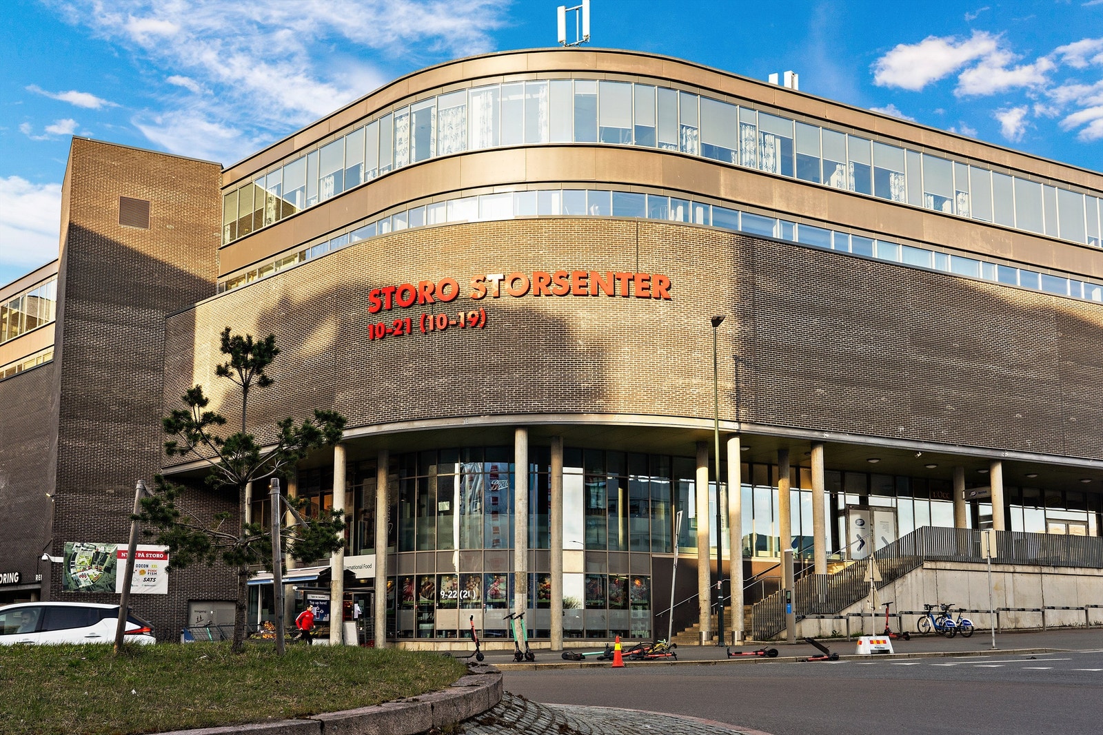 Kort vei til over 140 butikker på Storo Storsenter. Her er også SATS. Galleribilde