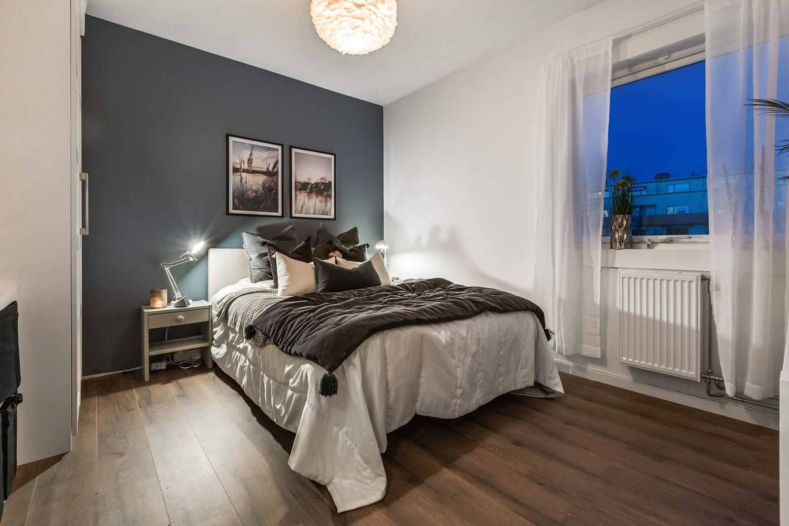 Kveldsstemning på hovedsoverom. Galleribilde