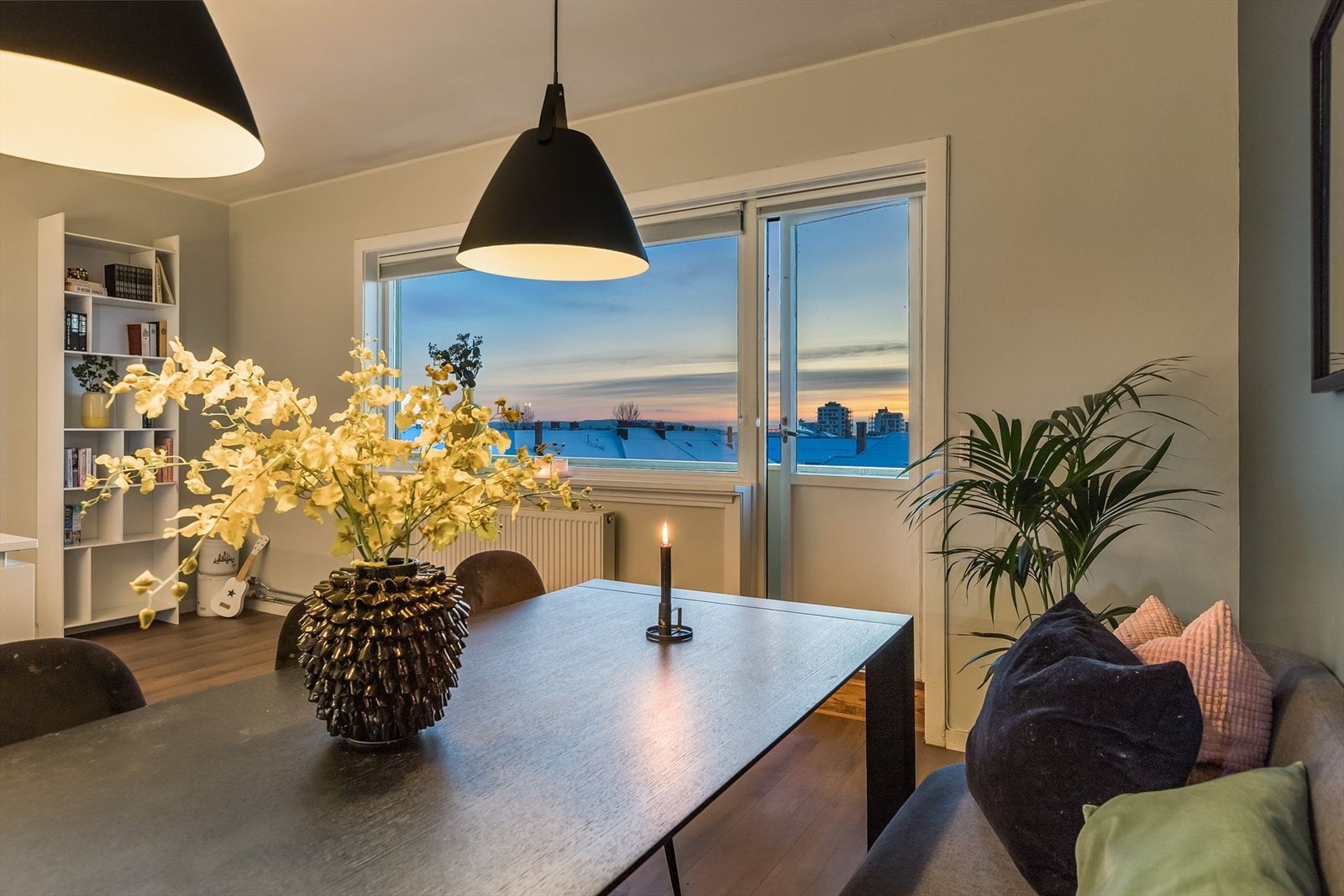 Kveldsstemning med nydelig solnedgang. Galleribilde