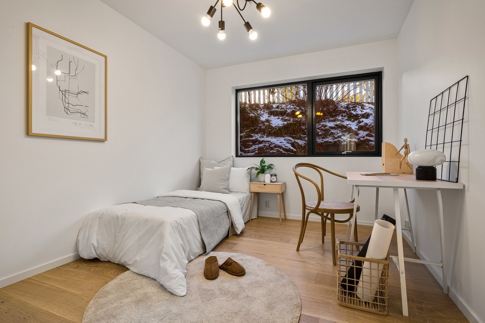 De to soverommene i førsteetasje er 10,3 kvm Galleribilde