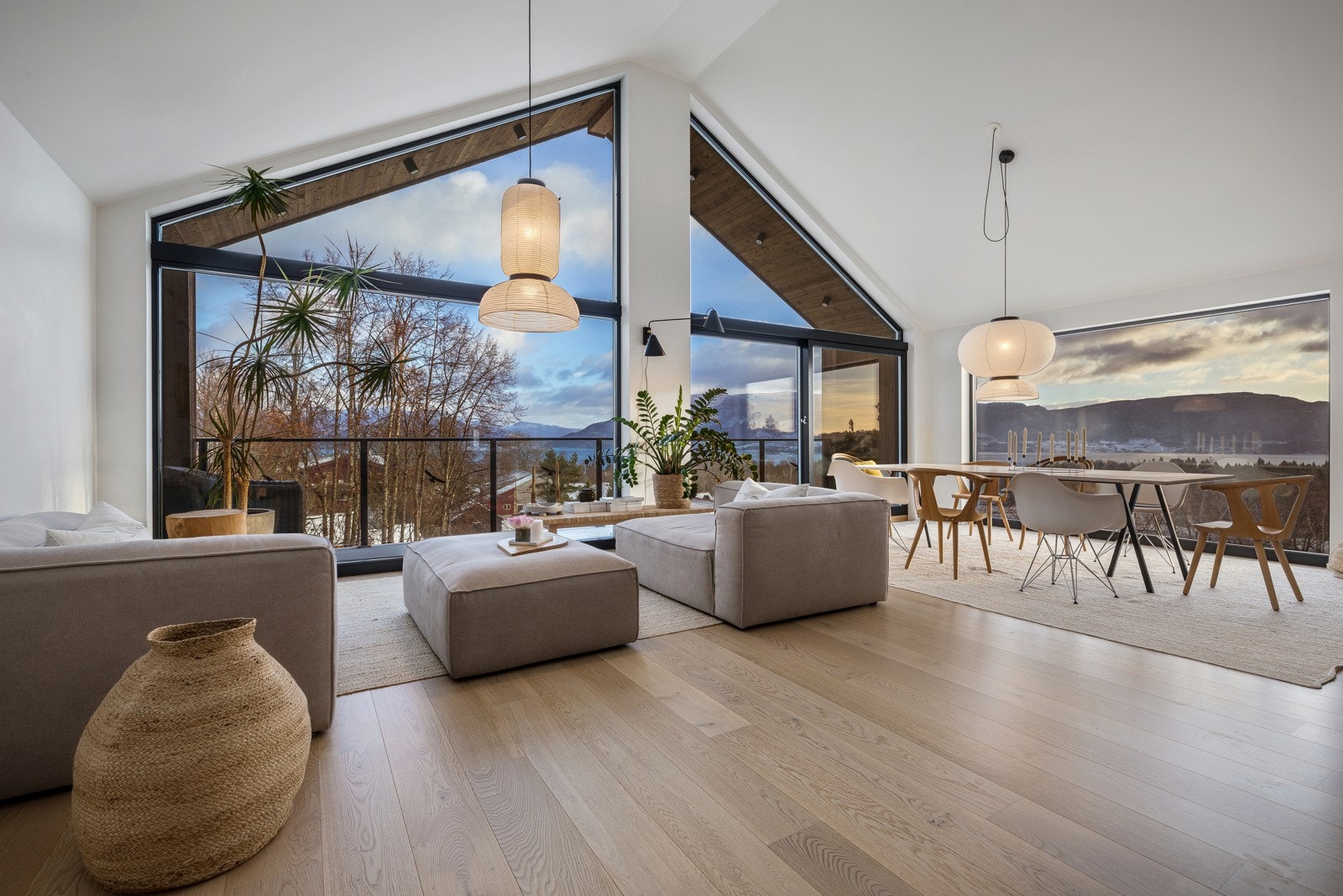 Rålekker, eksklusiv funkisvilla med praktfull utsikt Galleribilde