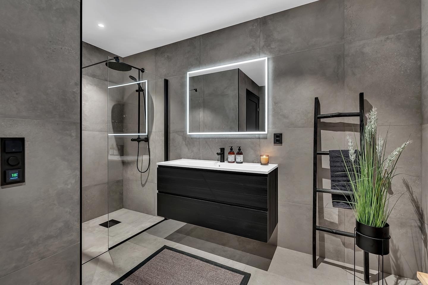 Badet er fra en enebolig, men badene blir i tilsvarende utseende Galleribilde