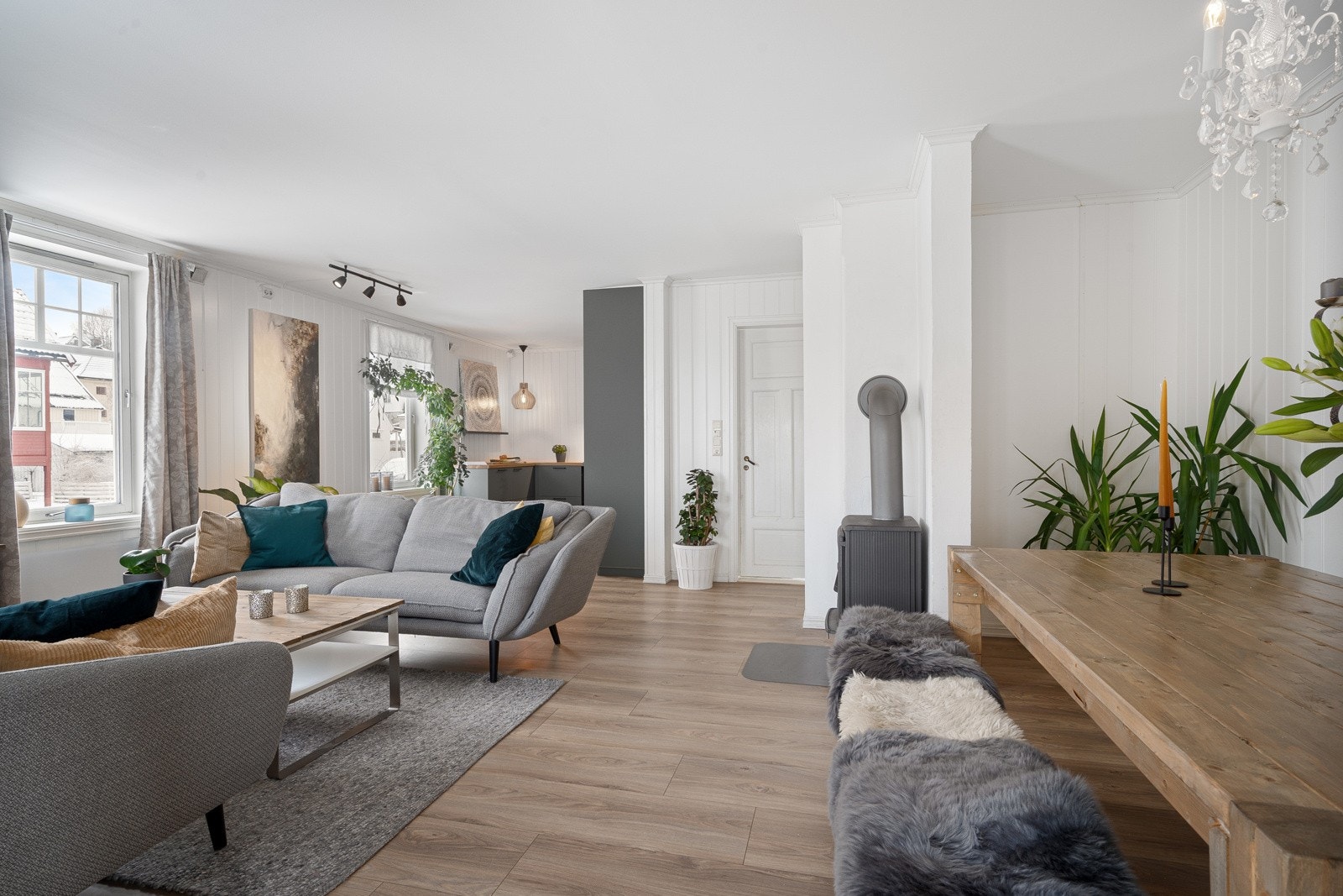 Gulv og tak avrettet i 2013 - kvalitetsgulv fra BerryAlloc med livstidsgaranti Galleribilde