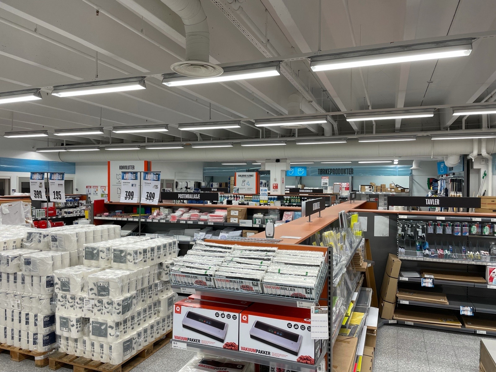 Butikklokale med tilgang varelevering. Ca 1 300 kvm BTA Galleribilde