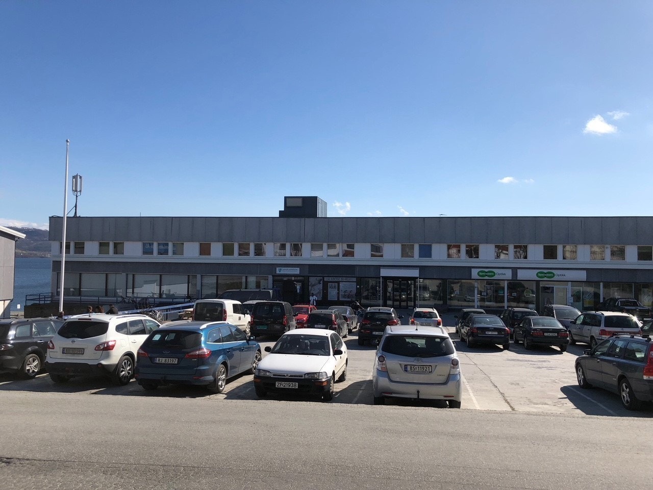 Inngang rett fra parkeringsplassen Galleribilde