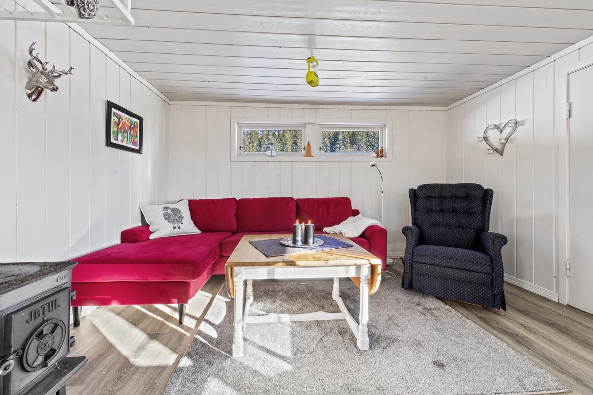 Lys og trivelig stue med adkomst til praktisk gang. Galleribilde