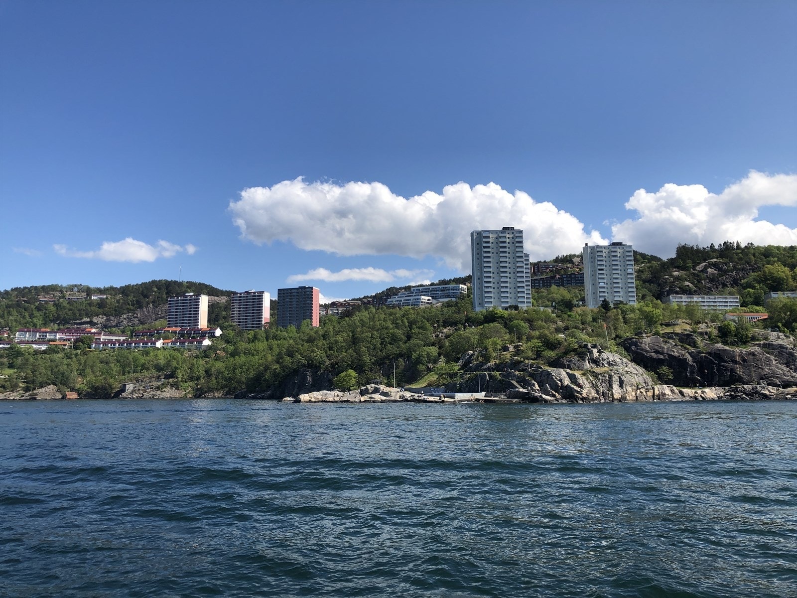 Flotte bademuligheter ved Hellenesset. Galleribilde