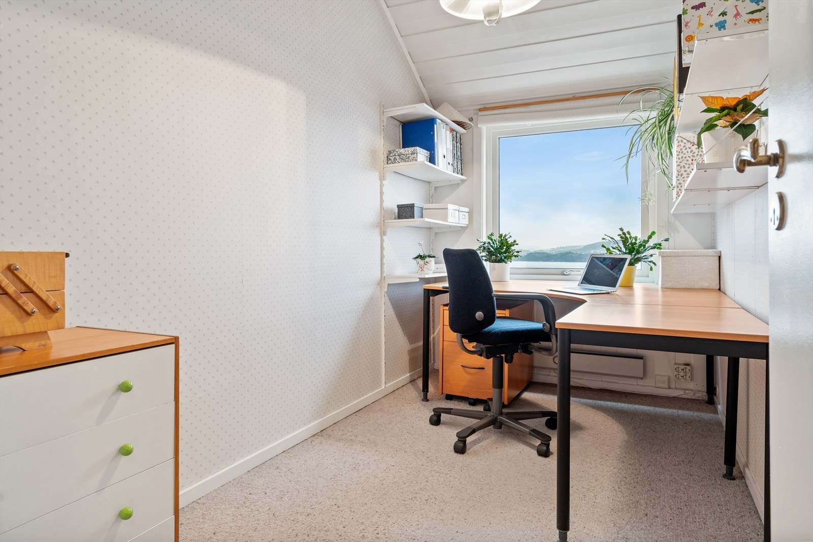 Boligen har 3 soverom hvorav det ene har vært benyttet som kontor. Galleribilde