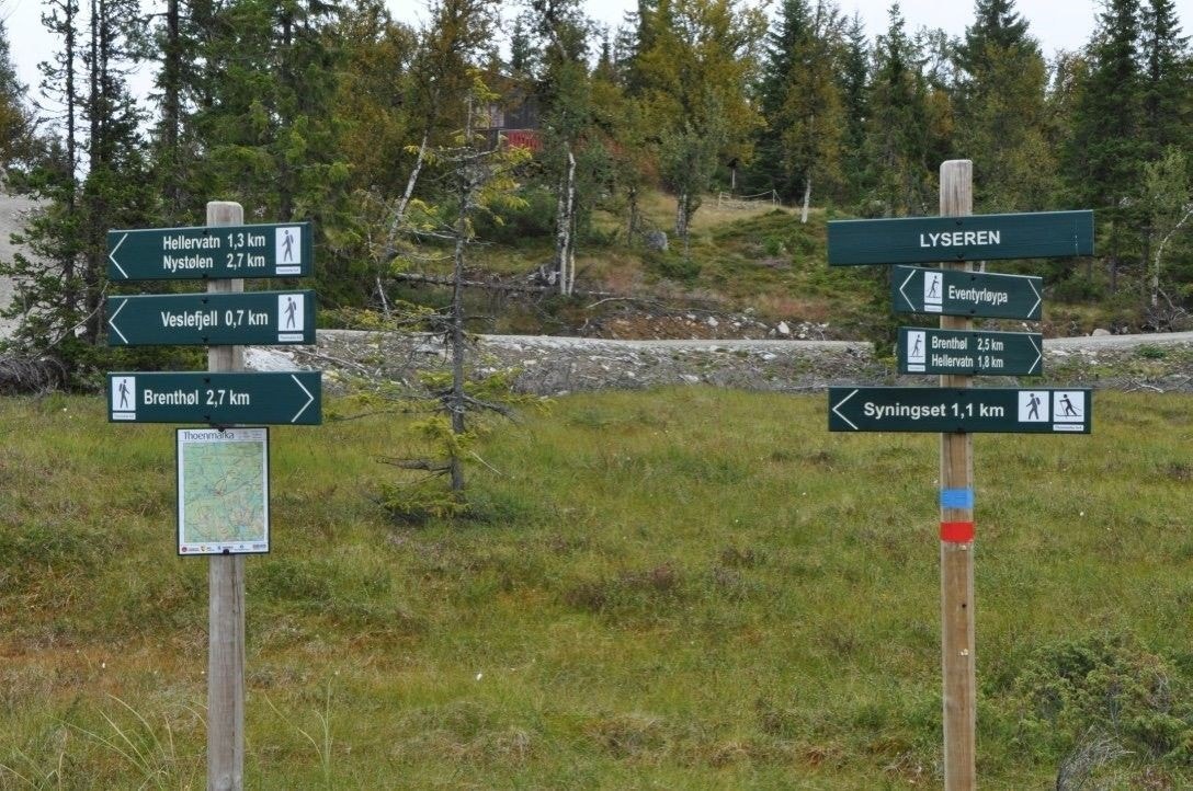 Området byr på en rekke merkede turstier og langrennsløyper. Galleribilde