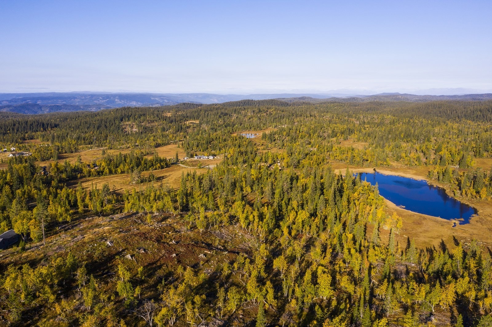 Området byr på en rekke gode fiskevann og tilnærmet uberørt natur. Galleribilde