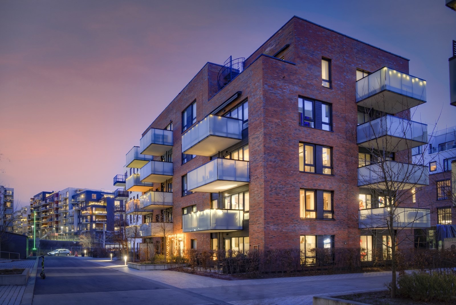 Her har de vært ekstremt flinke med både arkitekturen og beplantningen mellom boligblokkene. Galleribilde