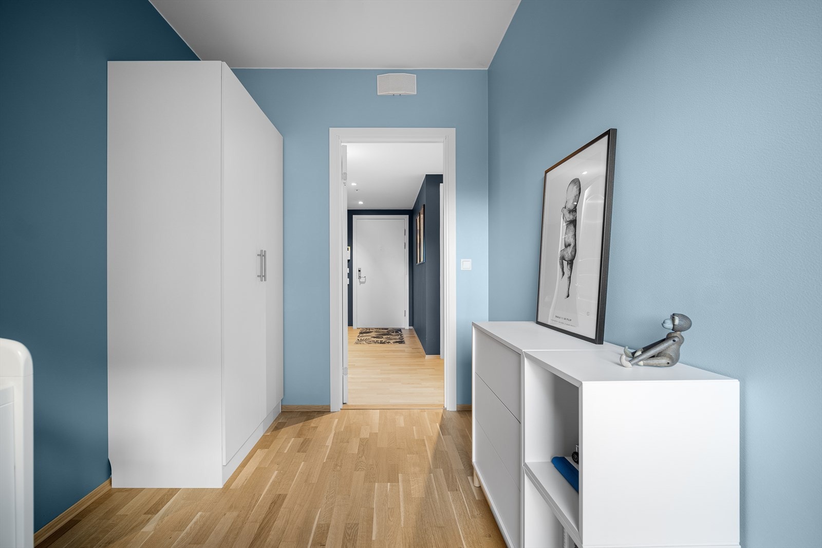 Det følger med stort garderobeskap. Galleribilde