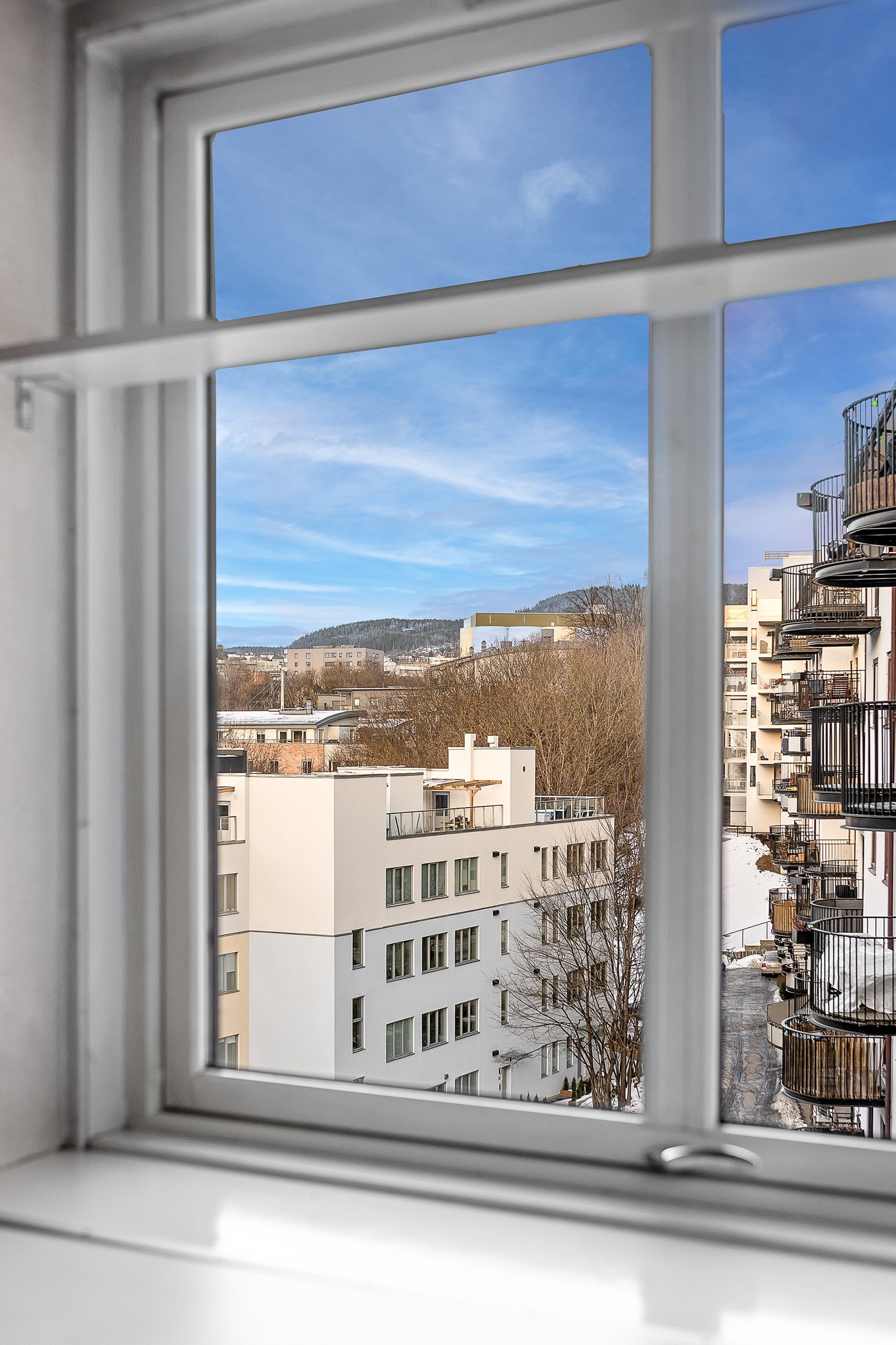 Hyggelig utsikt fra kjøkkenvinduet. Galleribilde