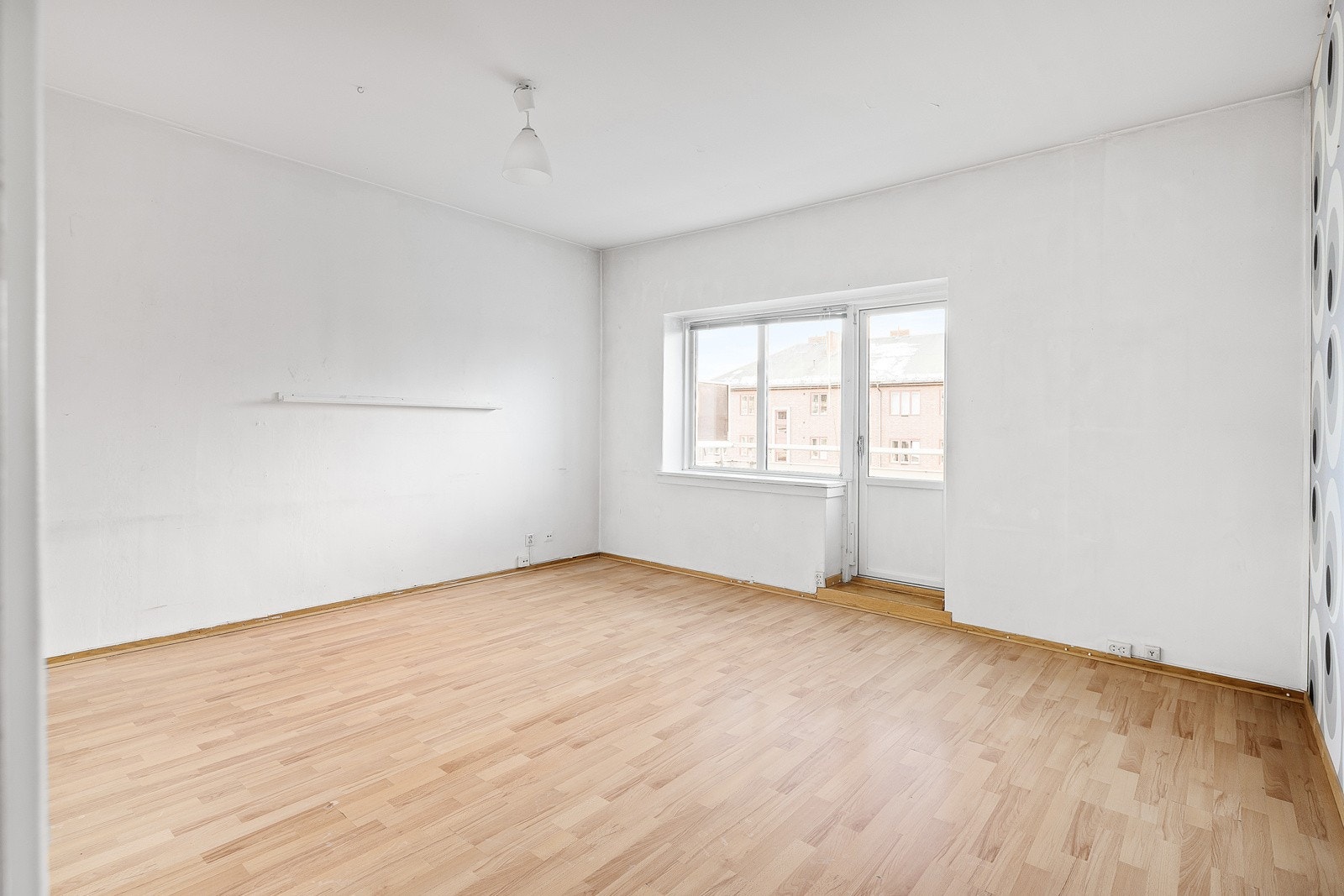 Mulighet for innredning med stor sofaseksjon og spiseseksjon. Galleribilde