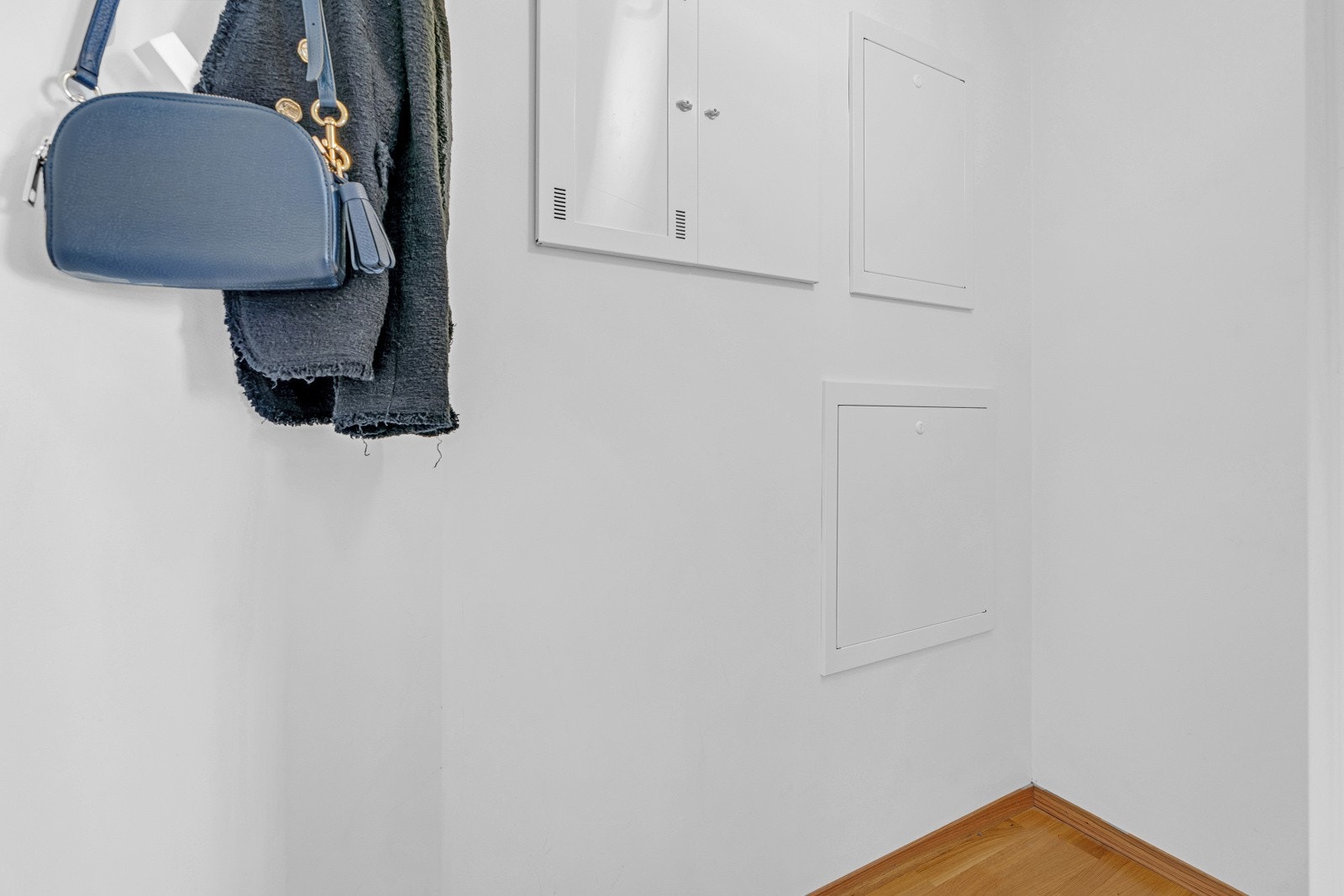 Innvendig bod - Tilgang fra hovedsoverom Galleribilde