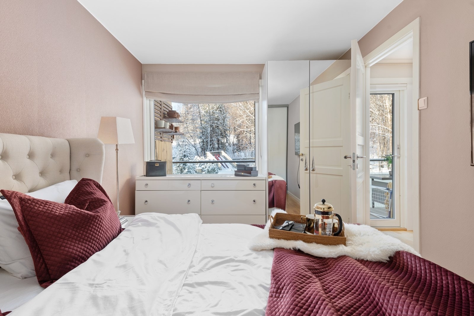 Rommet har godt med plass til f.eks ekstra garderobeplass, eller skrivebord Galleribilde