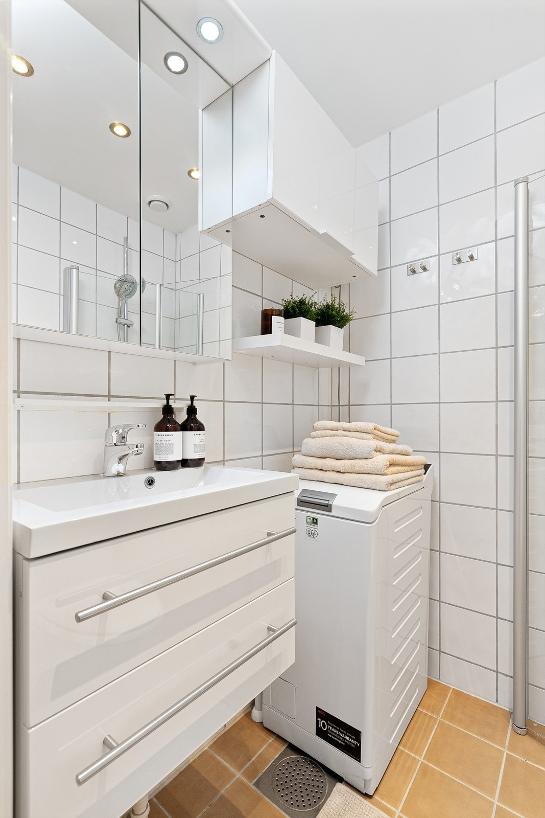 Det er også opplegg for vaskemaskin, hvis du ikke ønsker å benytte deg av fellesvaskeri. Galleribilde