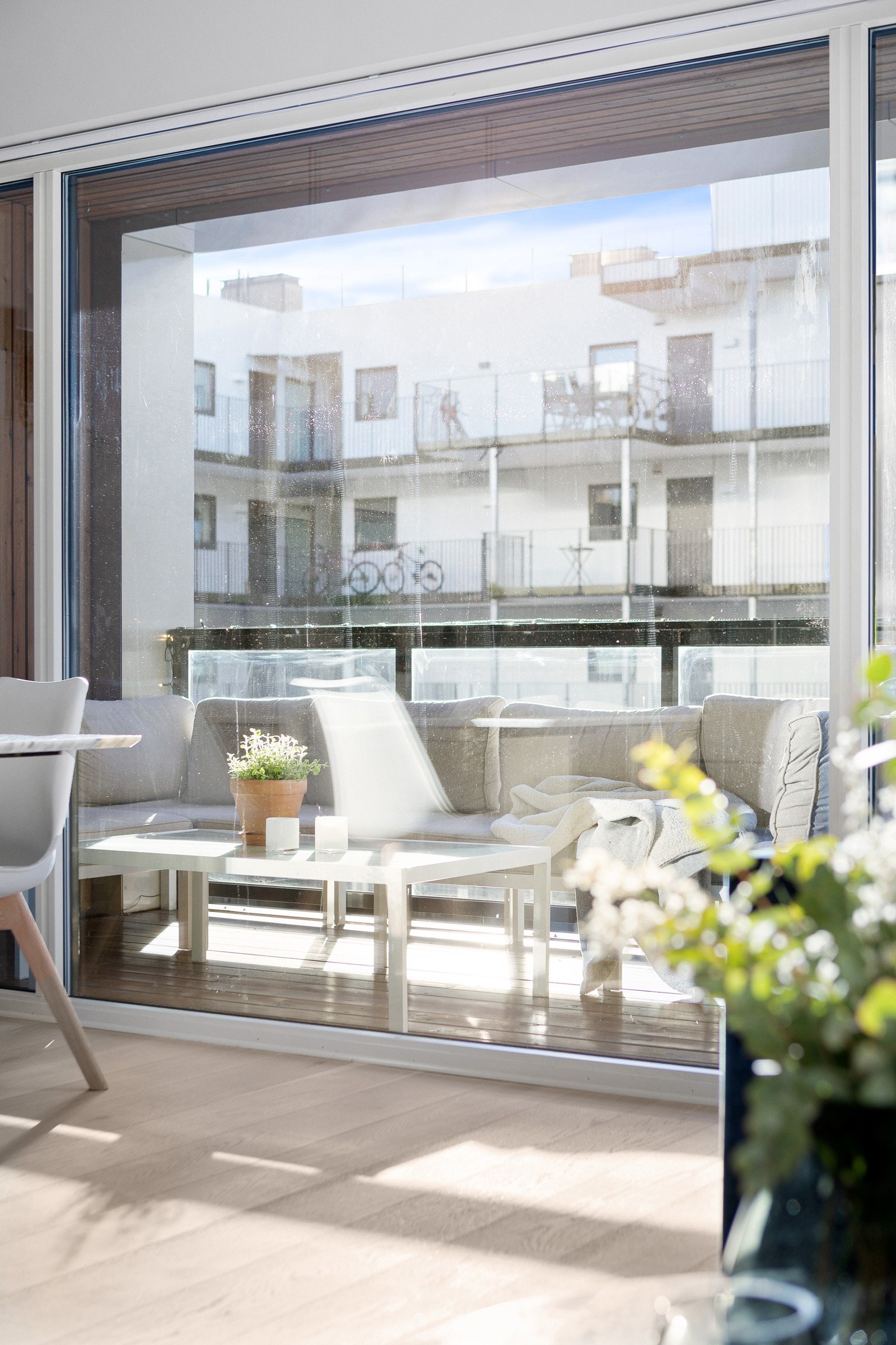 Fra stuen er det utgang til den flotte balkongen. Galleribilde