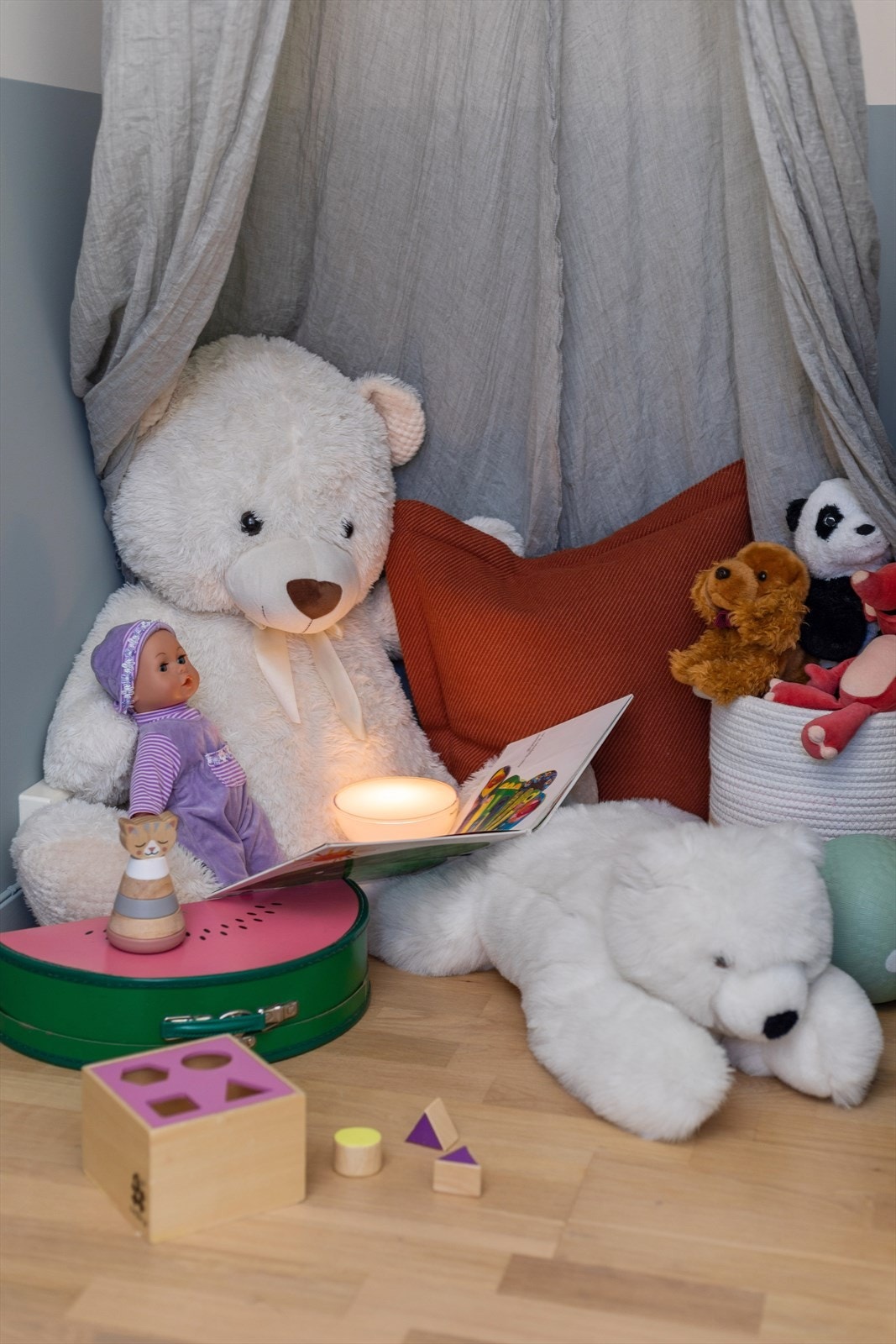 Dette rommet gjør seg ypperlig som et koselig barnerom for de minste. Galleribilde