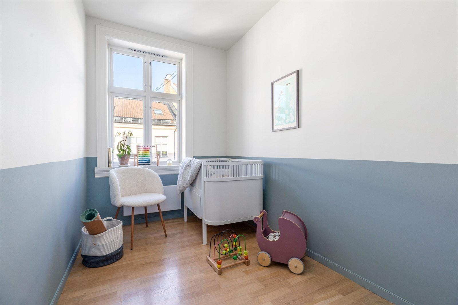 Alle soverommene er nylig blitt malt i behagelige farger. Galleribilde