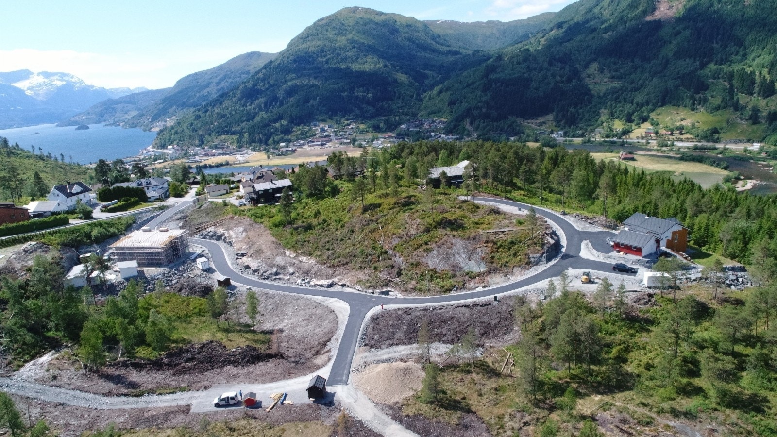 Feltet sin infrastruktur er ferdig, byggeklare tomtar i vekstkommunen Naustdal i Sunnfjord! Galleribilde