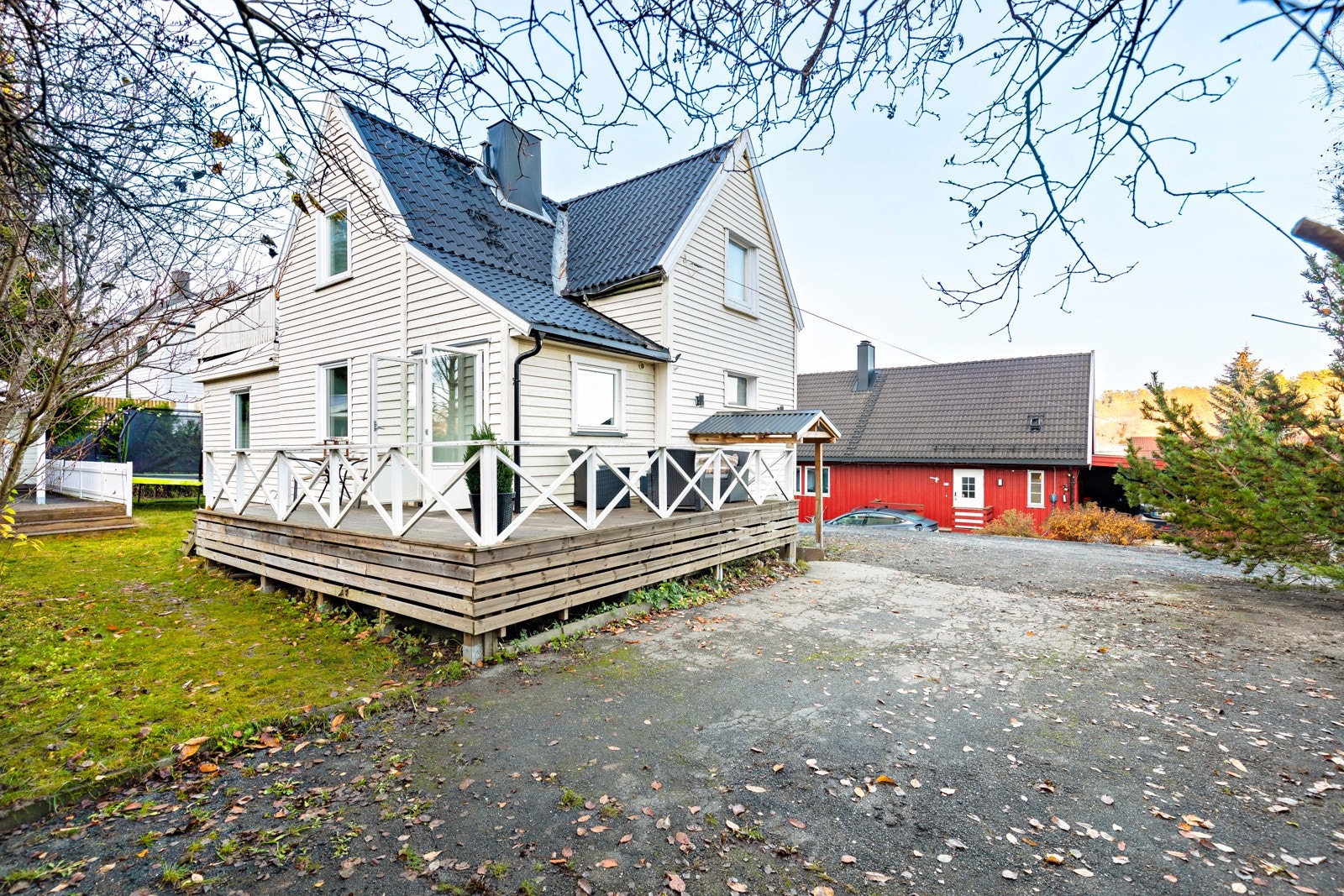 Fredrik Fonneland Lund ved EIE Løren ønsker deg velkommen til Enebakkveien 204A! Galleribilde