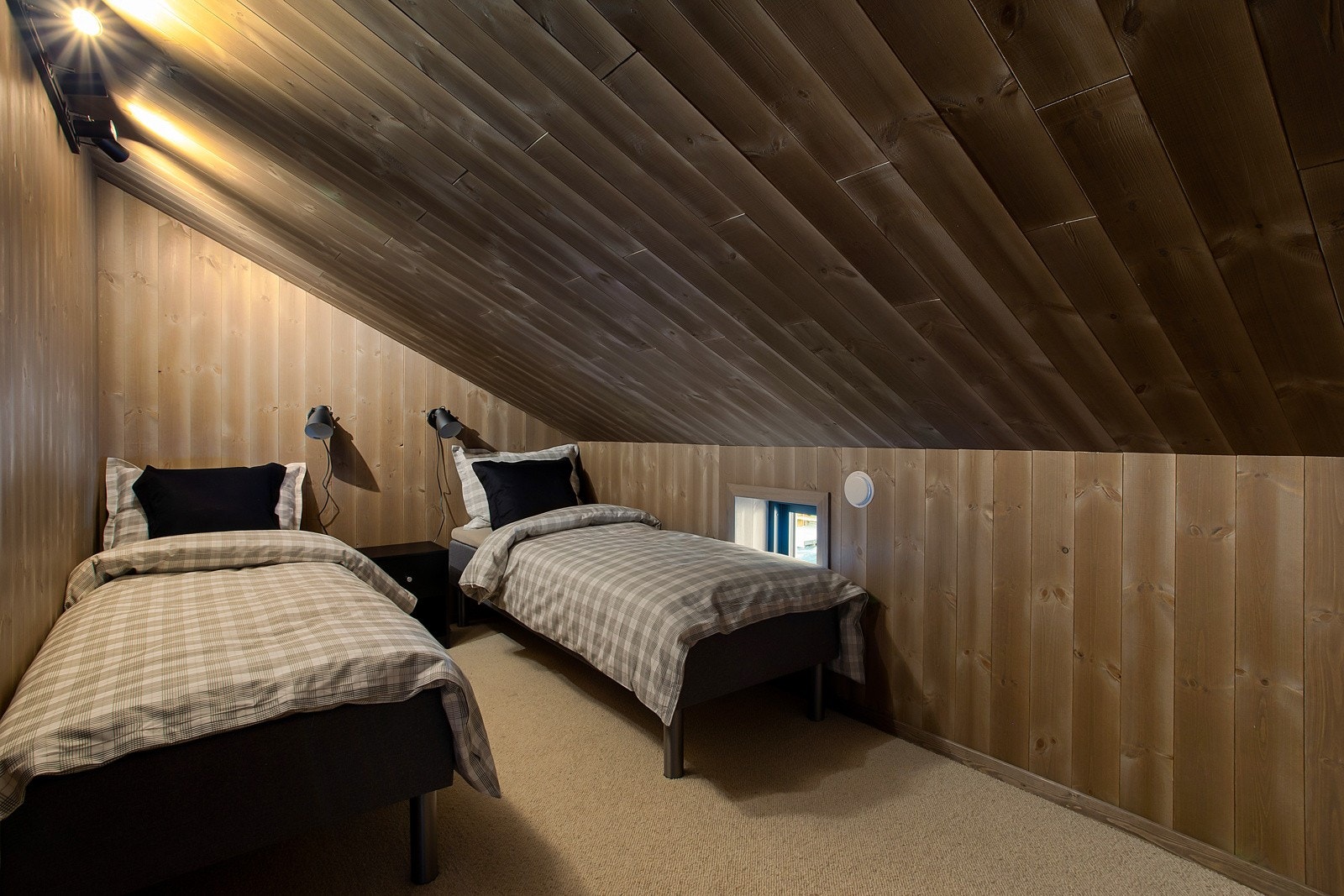 Soverom IV med plass til dobbeltseng eller to enkeltsenger. Galleribilde