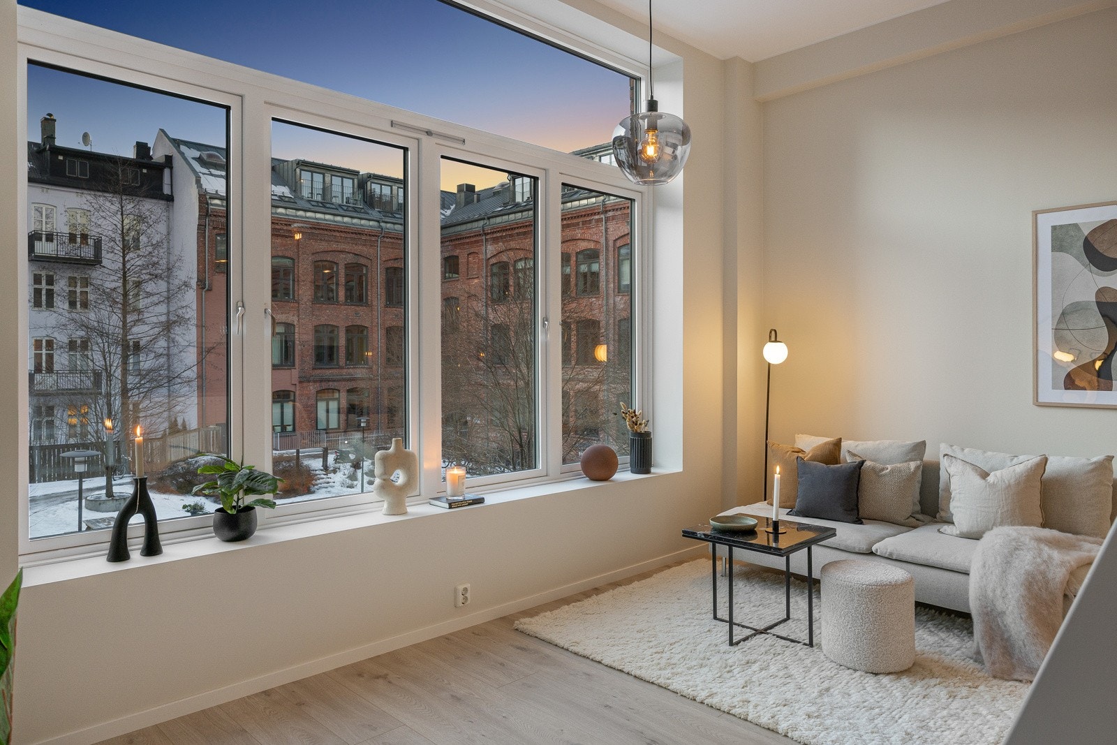 Velkommen til en sjeldent god 2-roms i Alnagata 11! Galleribilde