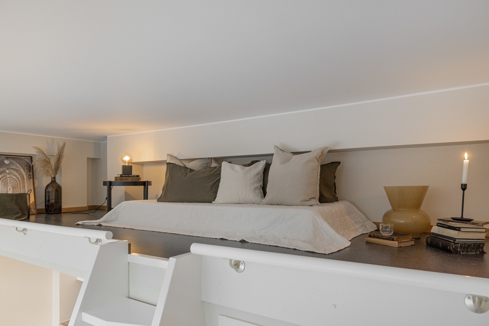 Hemsen i stuen kan brukes til TV-krok eller gjesterom Galleribilde