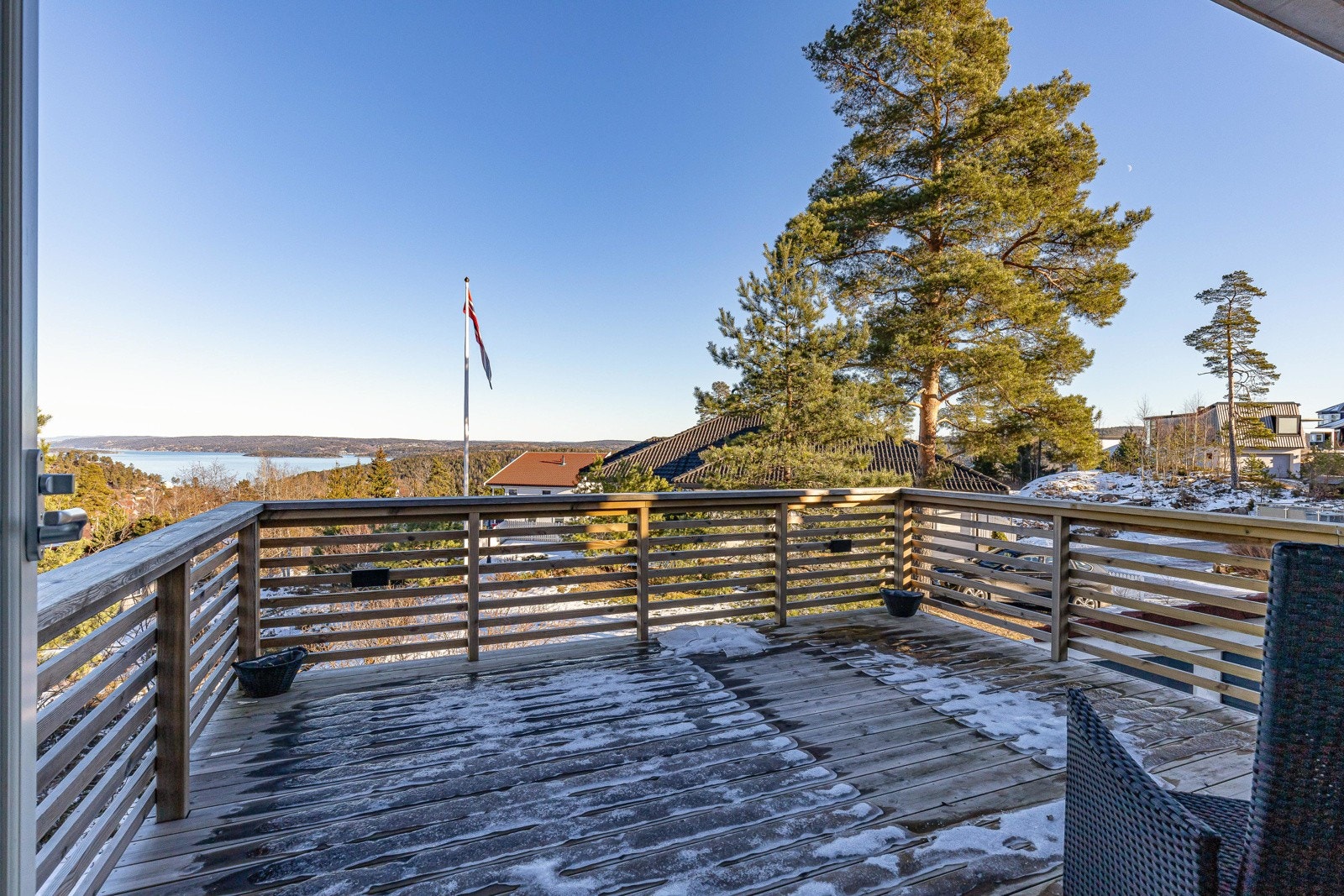 Eiendommen har gode solforhold som kan nytes på bla. balkong. Galleribilde