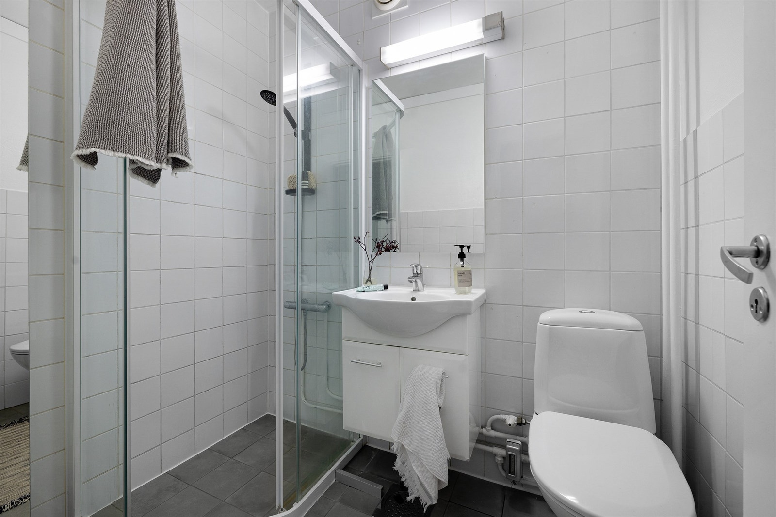 Flislagt bad med varmekabler i gulv Galleribilde