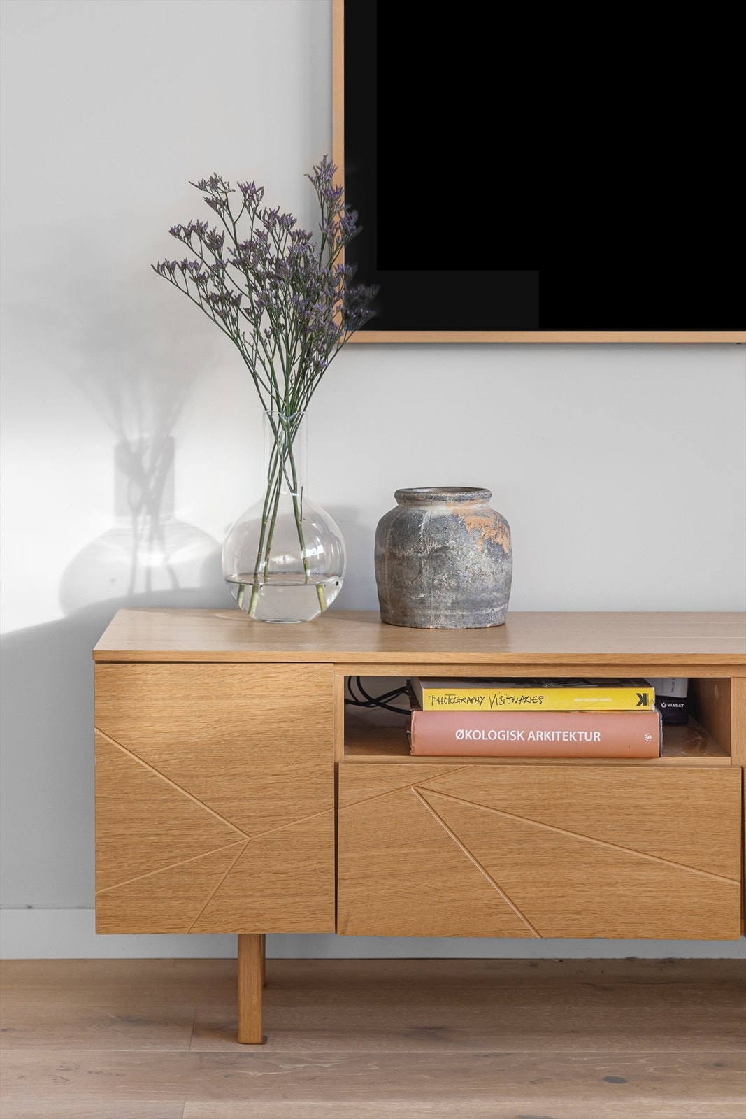 Stuen er malt i fargen Tidløs Galleribilde