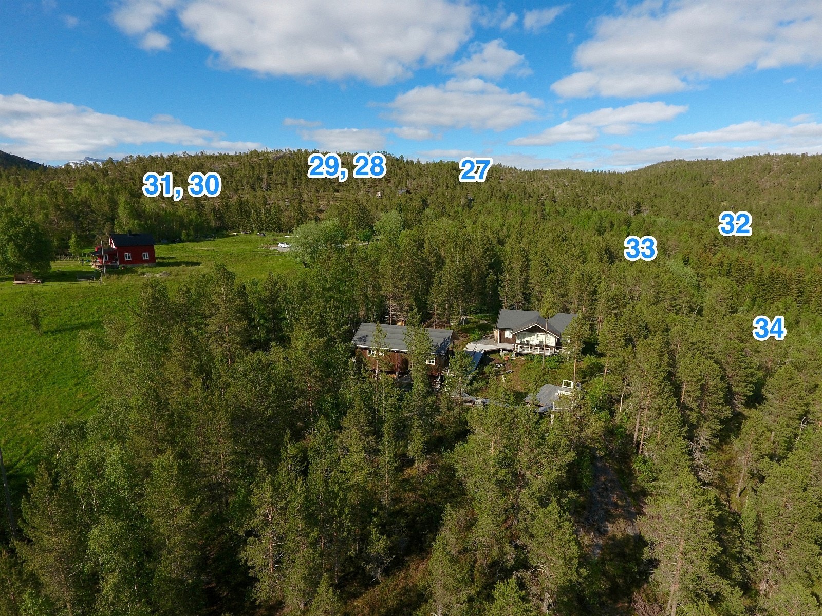Utsikt mot nord. Alle disse tomtene er sørvendte med god utsikt mot fjorden Galleribilde