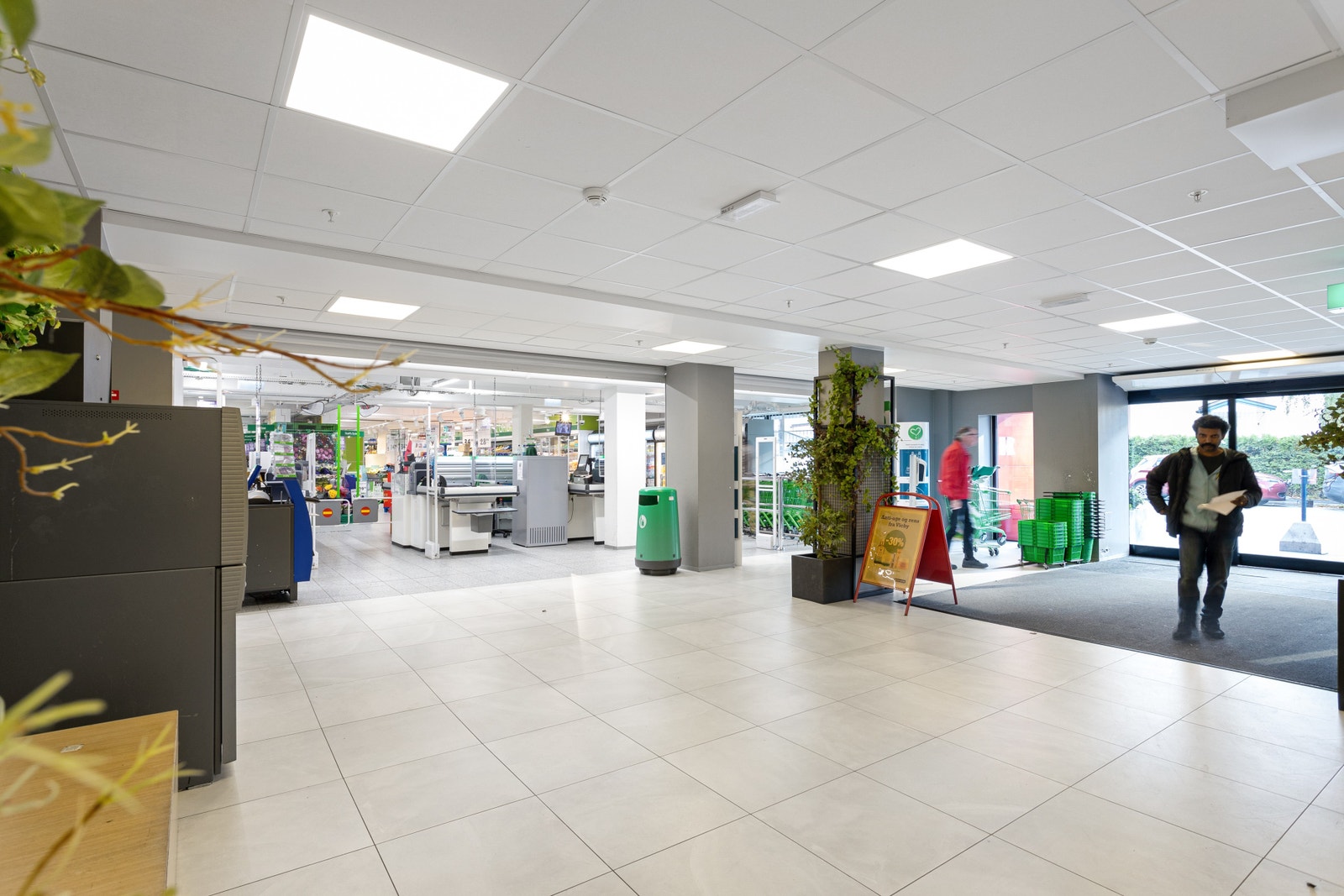 Inngang 1. etg. ved KIWI Galleribilde