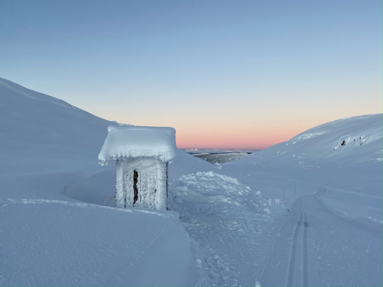 Langrennsløyper rett ved hytta og inn til Skarbua. Galleribilde