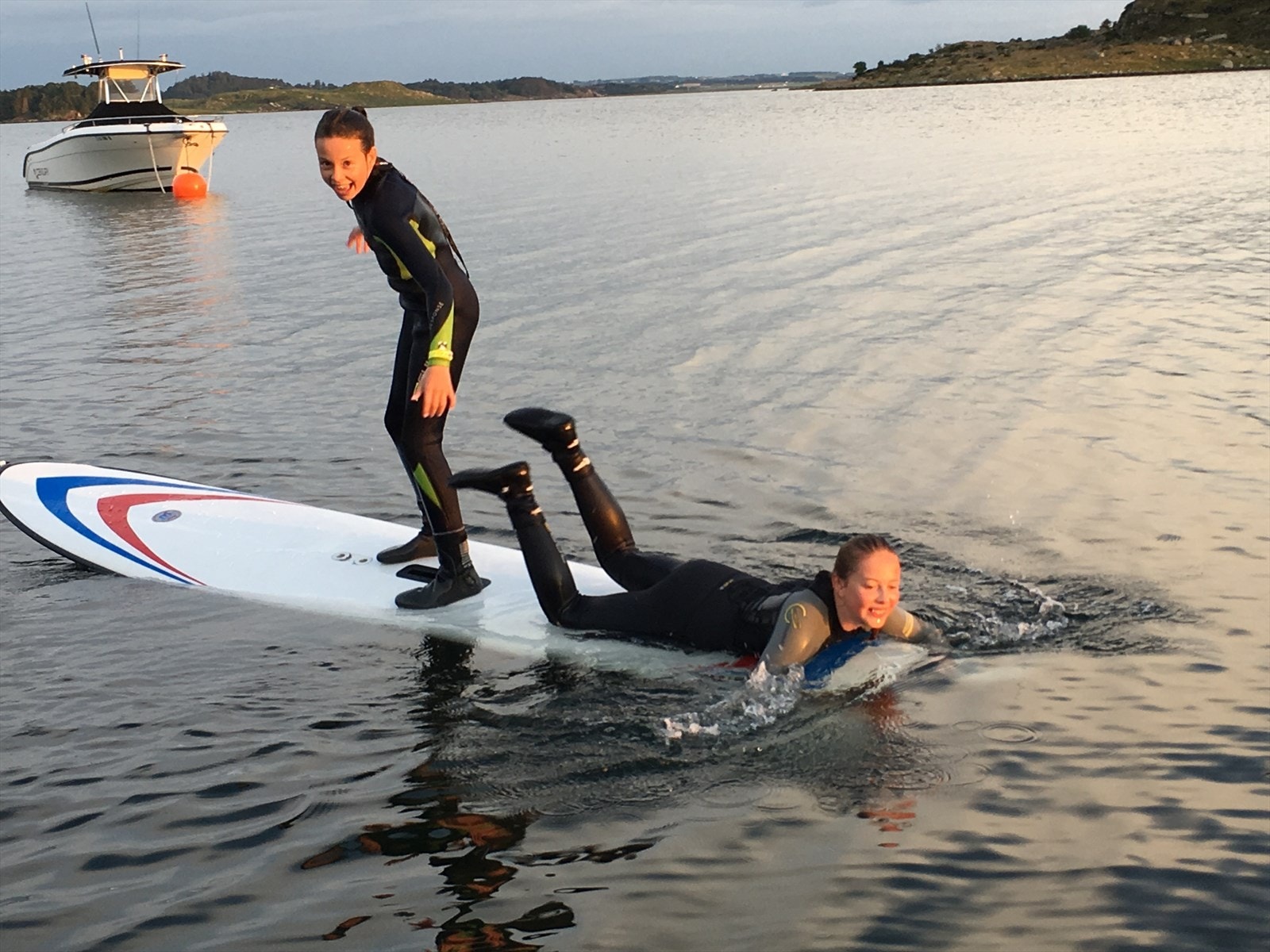 Det er masse muligheter for alle typer sjøsports-aktiviteter. Galleribilde