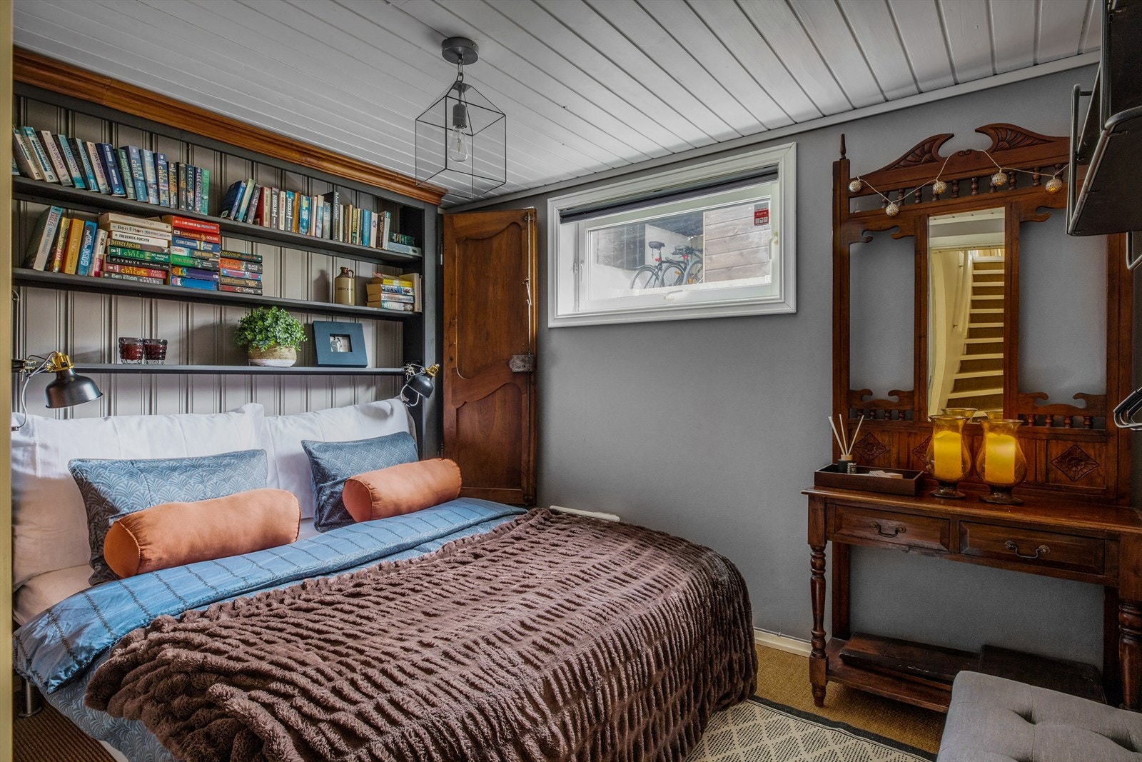 Boutique hotel følelsen på gjestesoverommet i underetasjen. Galleribilde