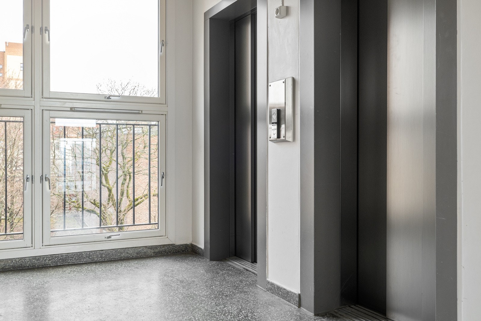 Med 2 heiser blir flyttingen en lek, og flyttelasset kommer fort på plass! Galleribilde