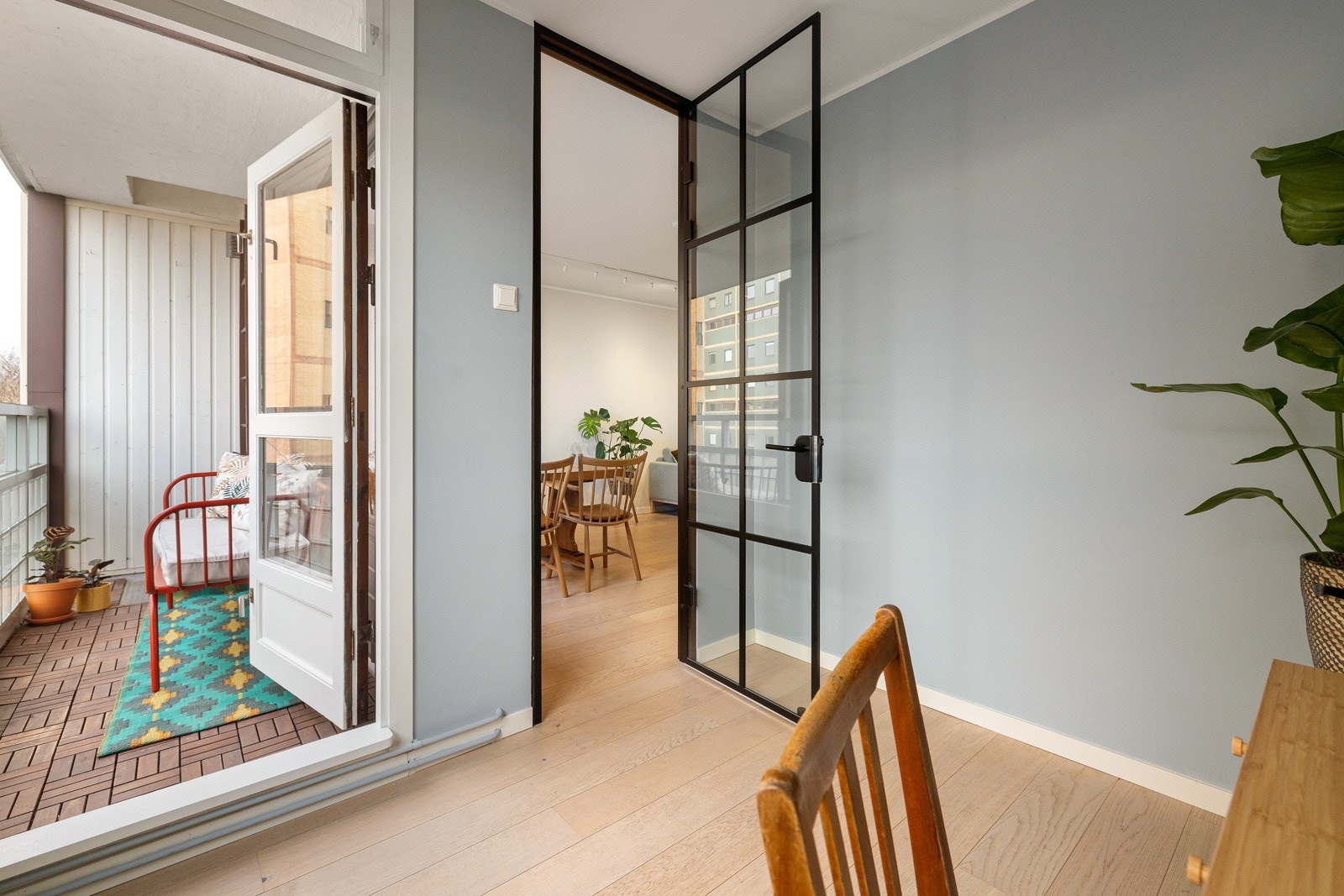 Herfra er det også utgang til balkongen. Galleribilde