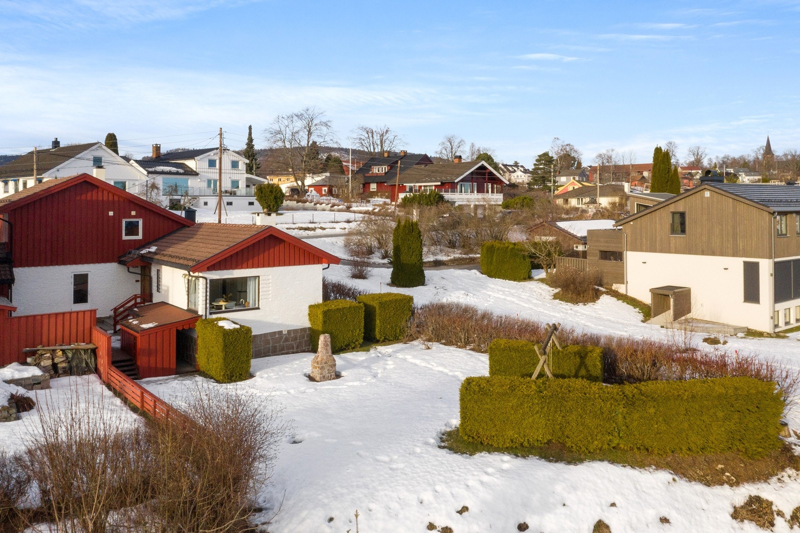 Enebolig med hybel - populær og sentrumsnær beliggenhet. Galleribilde