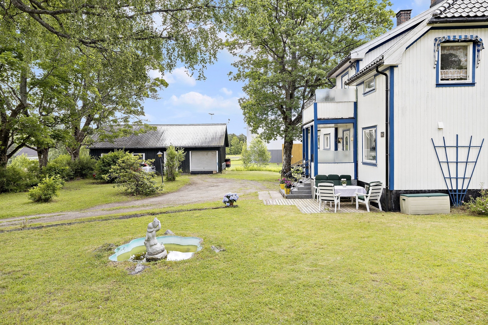 Enebolig. Galleribilde