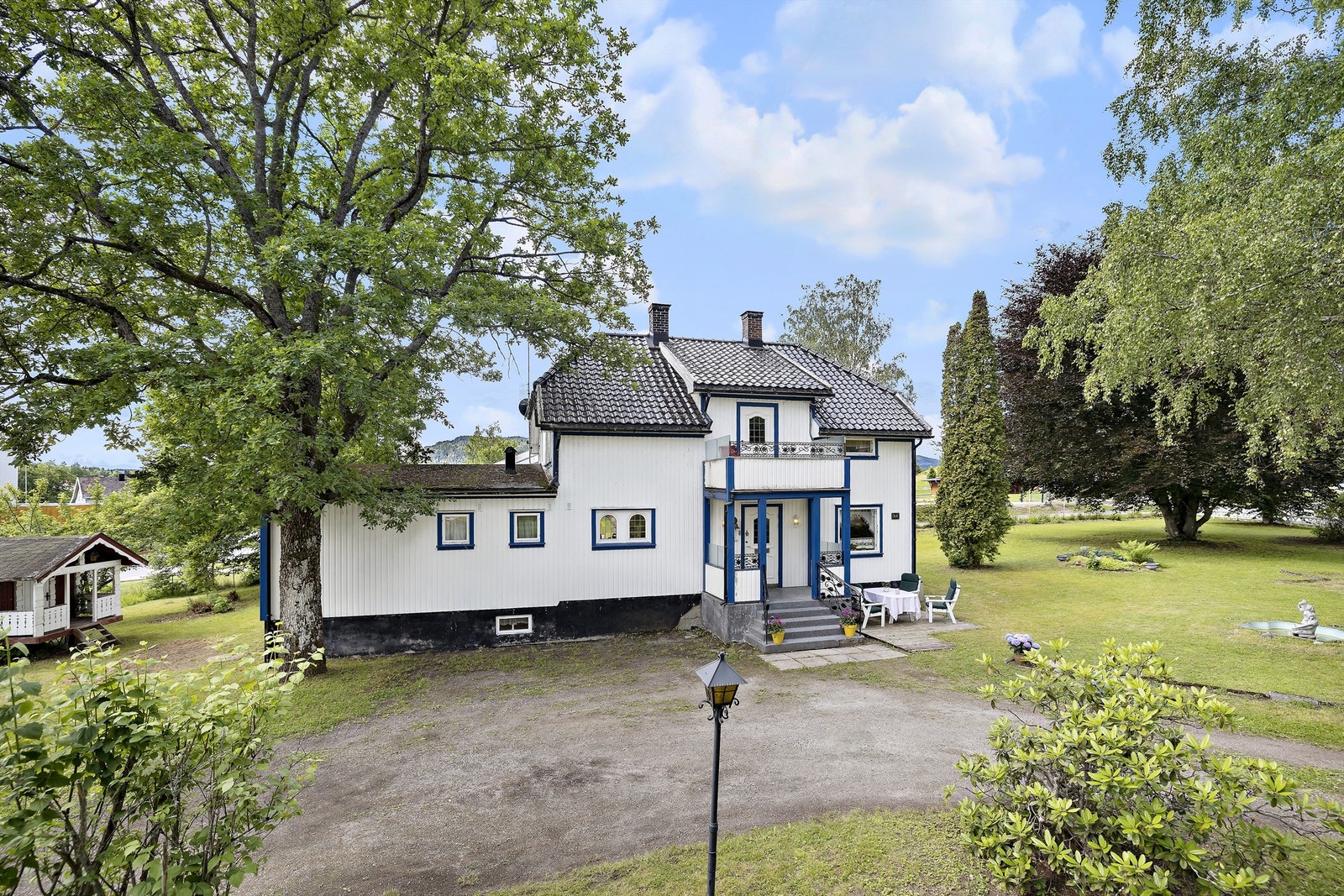 Enebolig. Galleribilde