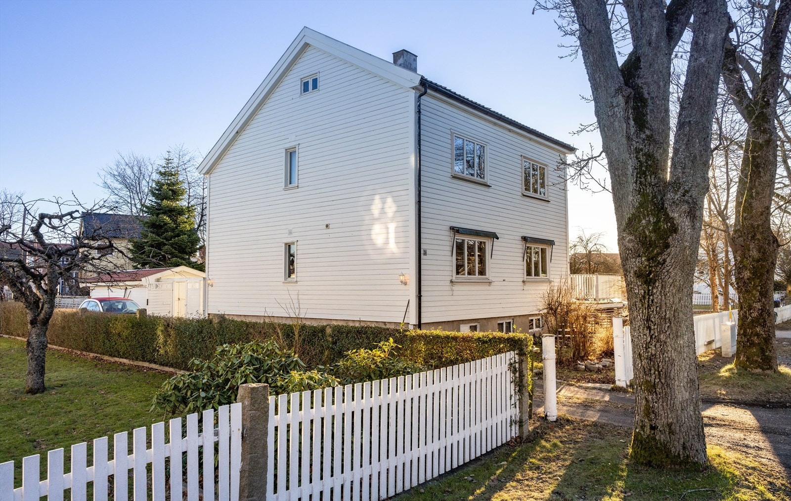 Nabbetorveien 20 er bygget i 1945 og er velholdt for sin alder. Galleribilde