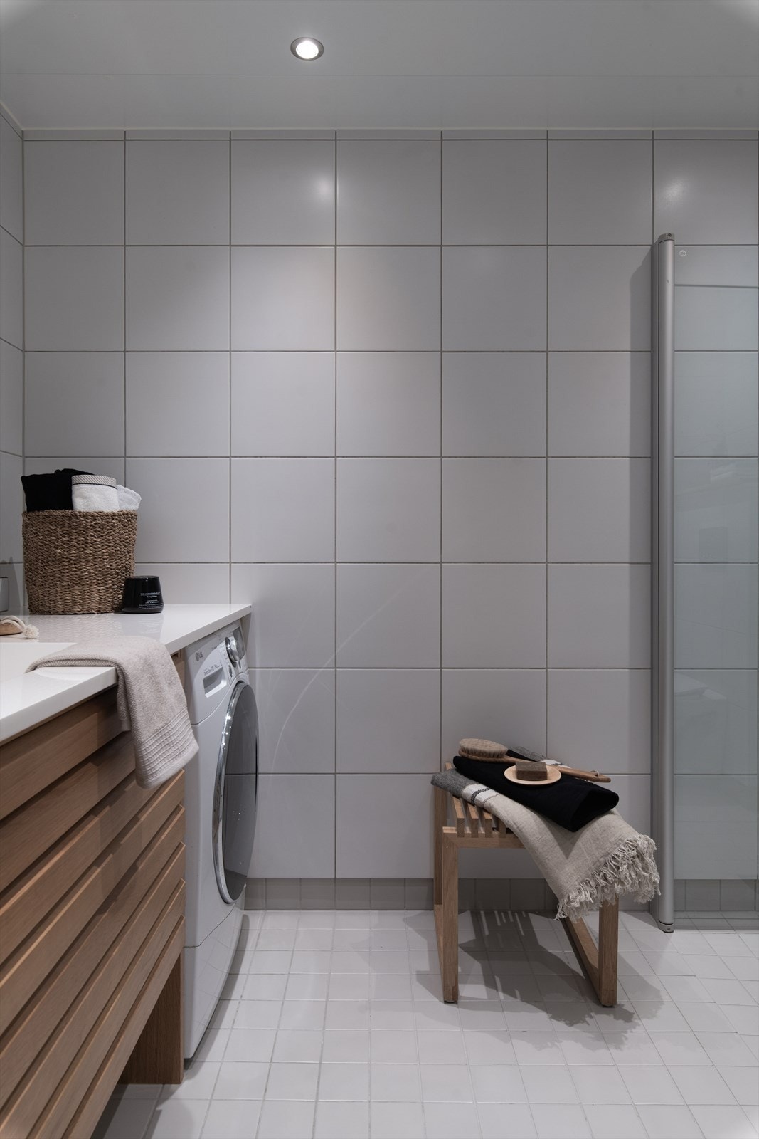 Badet oppleves både som romslig og innbydende Galleribilde