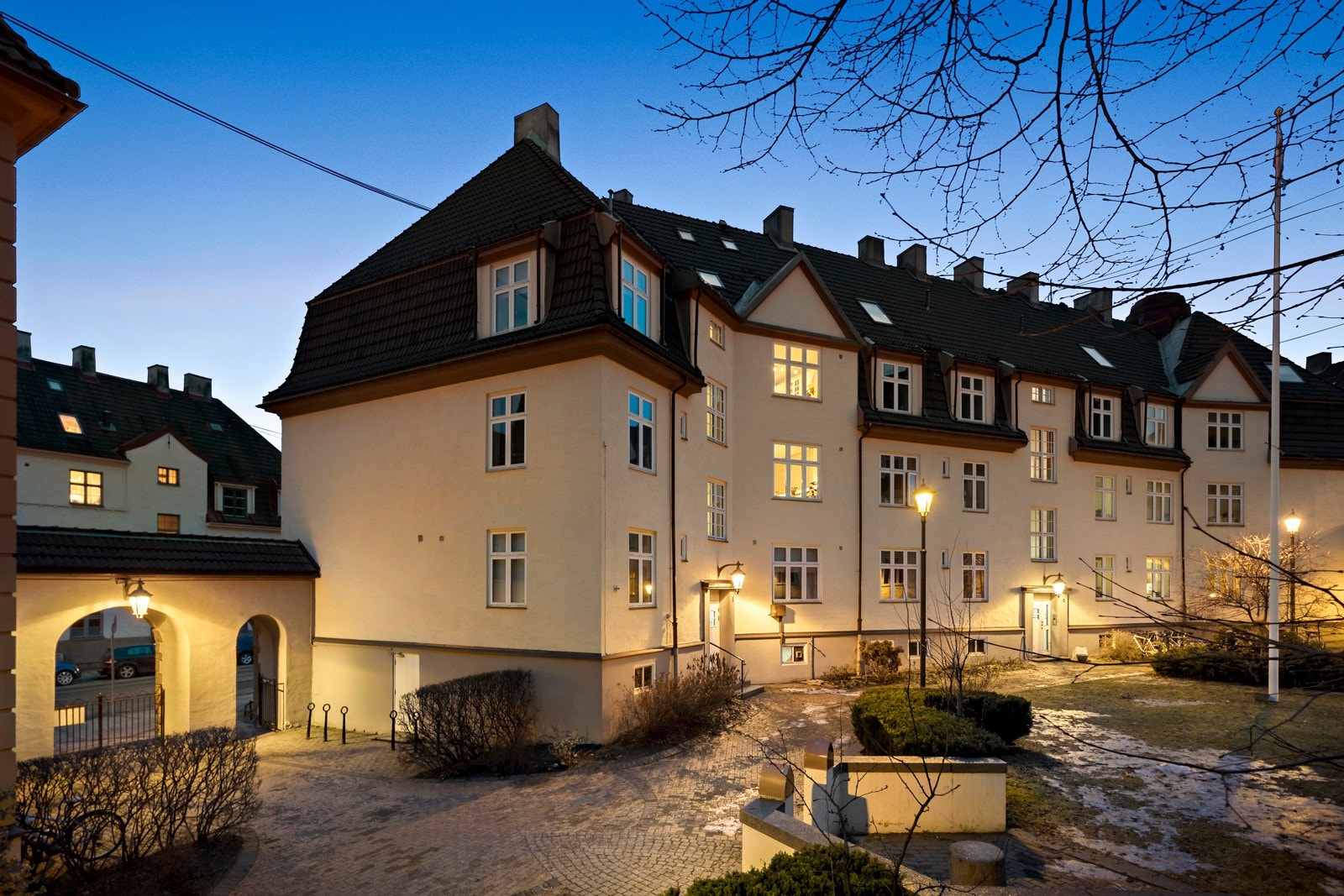 Som den øvrige klassiske Torshovbebyggelsen har Torshov kvartal XI flott beliggenhet nært Torshovparken, Torshovdalen og nært Akerselva, samtidig som beliggenheten er sentral med nærhet til et godt utvalg servicetilbud. Galleribilde