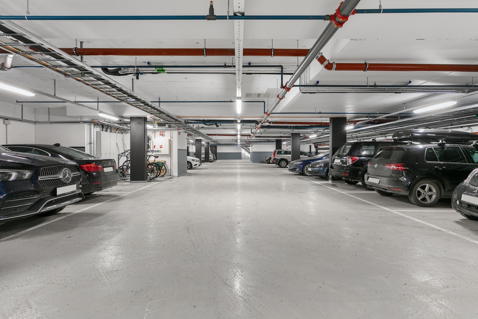 Parkeringsplasser i felles underjordisk garasjeplan er etablert i hus A og B Galleribilde