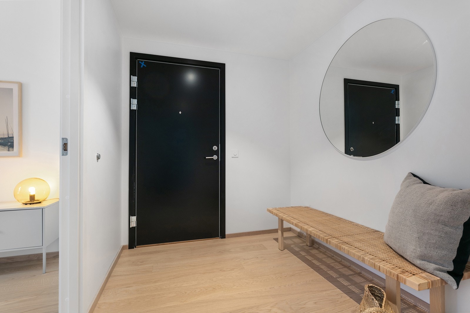 Entré/gang med plass for klesoppheng Galleribilde