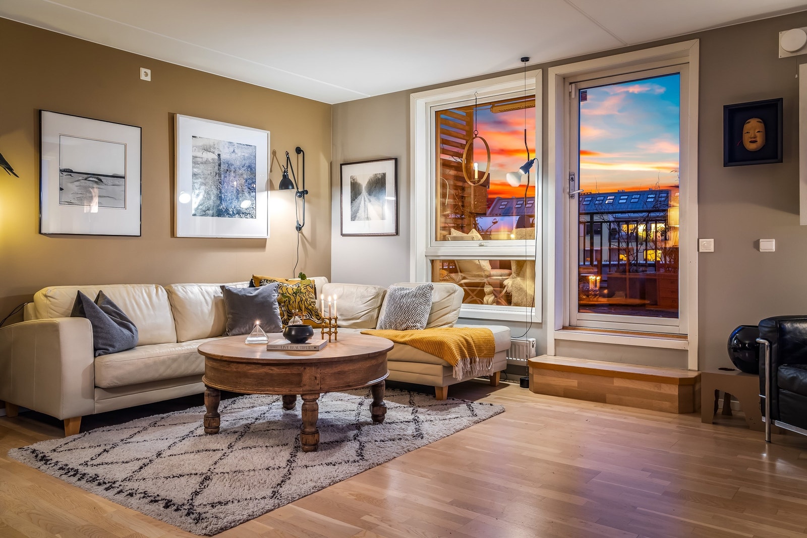 Endeleilighet med vinduer på tre sider. Galleribilde